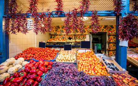 Sacolão Hortifrúti renova estoque com produtos frescos e entrega grátis em toda a região