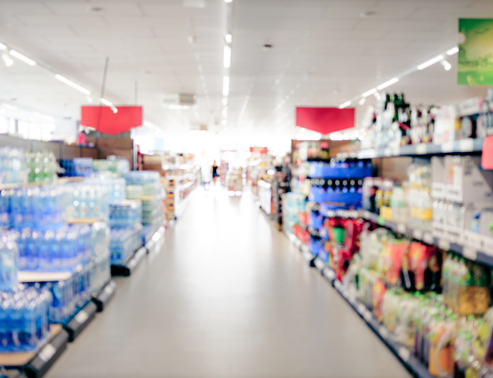 Deflação pontual ou estratégia de tráfego: como o "Dia Mais Barato do Mês" impacta o orçamento familiar e a margem do varejo?