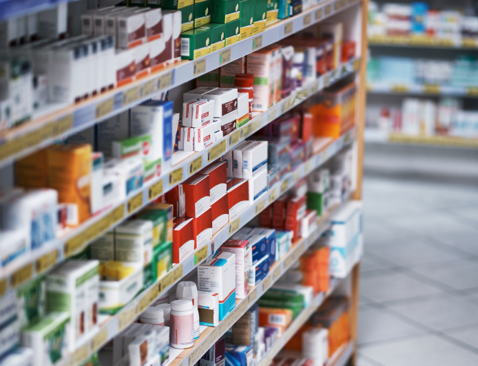 Medicina personalizada e guerra de preços: como a integração de laboratórios de manipulação fortalece o varejo farmacêutico em cidades de médio porte?