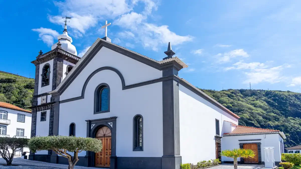 Paróquia Santana Realiza Tradicional Festa do Divino em Água Boa com Novenas e Sorteio de Prêmios
